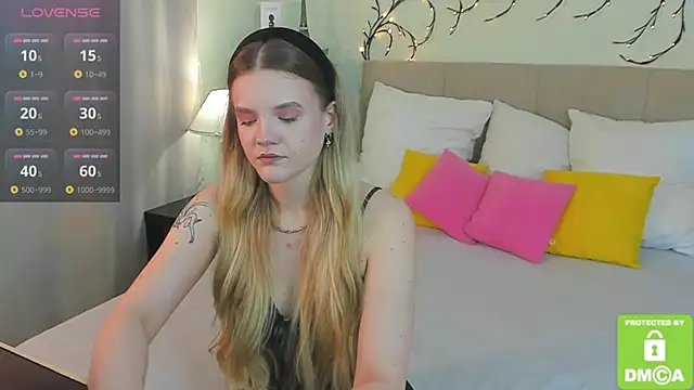 Emma peach online show from 06-06-26, 07:57