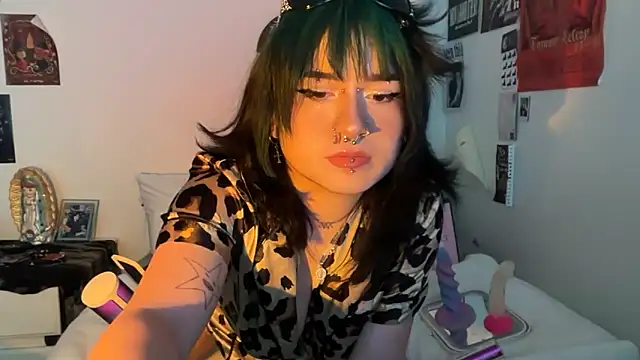 Snapshot of vrtual_kitty chatting on 06-06-26, 11:09 vrtual kitty online show from 06-06-26, 11:09