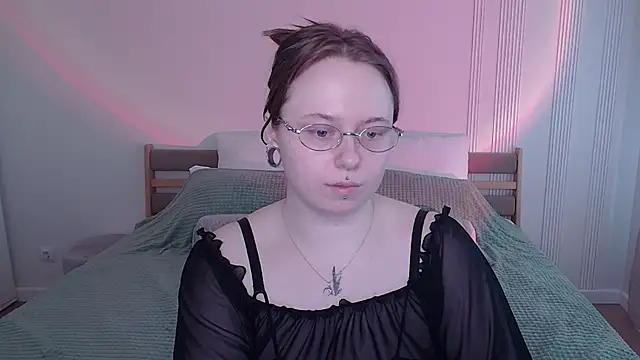 SelenaLily online show from 04-04-26, 02:25