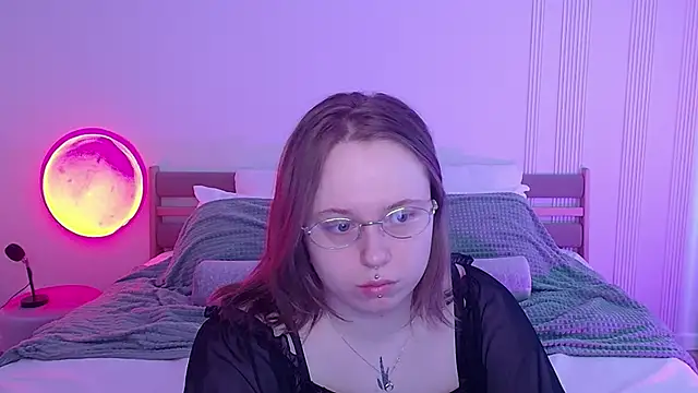 SelenaLily online show from 04-05-26, 02:58