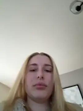 EloiseeUKK online show from 03-25-26, 07:14