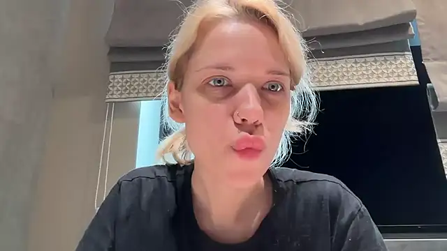 TenderChloe online show from 06-18-26, 08:47
