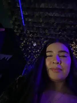 HaileyBiieber online show from 03-28-26, 02:22