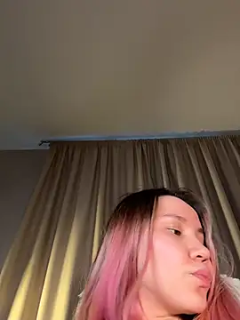 Snapshot of cyberleah chatting on 05-06-26, 04:45 cyberleah online show from 05-06-26, 04:45