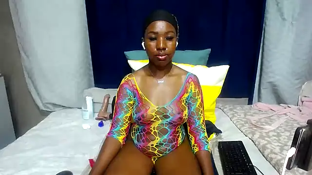 Snapshot of Candylips22 chatting on 05-19-26, 01:56 Candylips22 online show from 05-19-26, 01:56