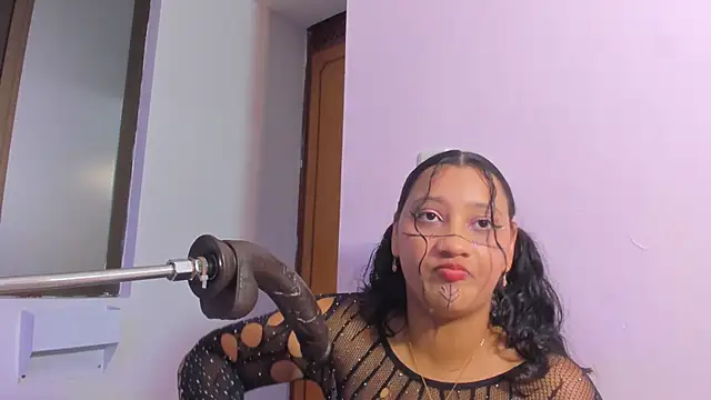 Snapshot of veronica_bigass chatting on 06-07-26, 08:12 veronica bigass online show from 06-07-26, 08:12