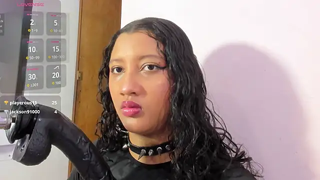 Snapshot of veronica_bigass chatting on 07-26-26, 07:43 veronica bigass online show from 07-26-26, 07:43