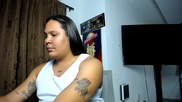 Snapshot of Junaiker_roa1 chatting on 03-31-26, 02:13 Junaiker roa1 online show from 03-31-26, 02:13