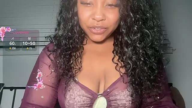 Snapshot of Yourmommysilk chatting on 06-28-26, 04:07 Yourmommysilk online show from 06-28-26, 04:07