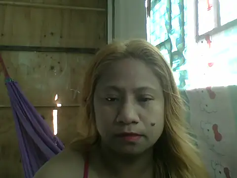 Snapshot of PinayChristine chatting on 04-04-26, 12:09 PinayChristine online show from 04-04-26, 12:09