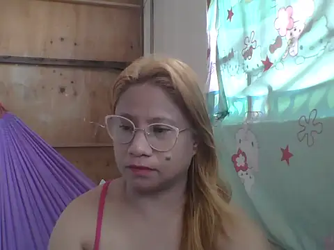 Snapshot of PinayChristine chatting on 04-10-26, 03:12 PinayChristine online show from 04-10-26, 03:12