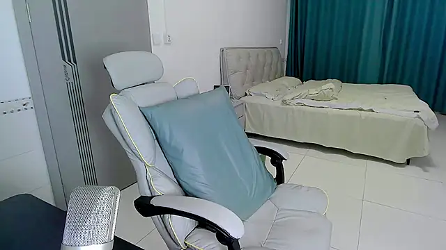 Snapshot of zzzzppp3 chatting on 08-07-26, 01:02 zzzzppp3 online show from 08-07-26, 01:02