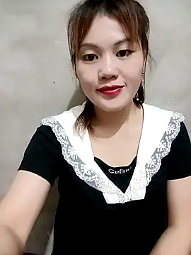 Snapshot of meg_06 chatting on 05-08-26, 01:44 meg 06 online show from 05-08-26, 01:44