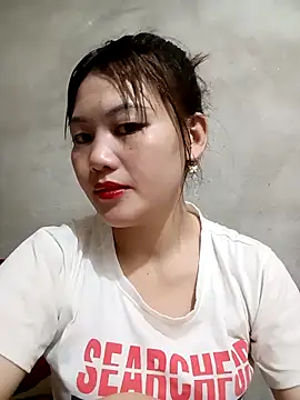 Snapshot of meg_06 chatting on 05-12-26, 12:30 meg 06 online show from 05-12-26, 12:30