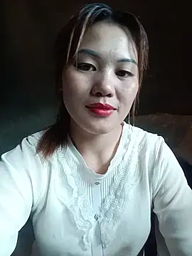 Snapshot of meg_06 chatting on 05-13-26, 01:14 meg 06 online show from 05-13-26, 01:14