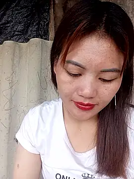 Snapshot of meg_06 chatting on 05-19-26, 12:16 meg 06 online show from 05-19-26, 12:16
