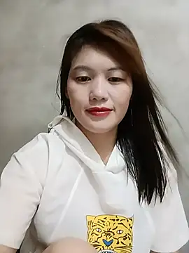 Snapshot of meg_06 chatting on 05-25-26, 02:23 meg 06 online show from 05-25-26, 02:23