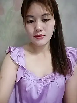 Snapshot of meg_06 chatting on 06-03-26, 02:33 meg 06 online show from 06-03-26, 02:33