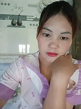 Snapshot of meg_06 chatting on 06-07-26, 01:21 meg 06 online show from 06-07-26, 01:21