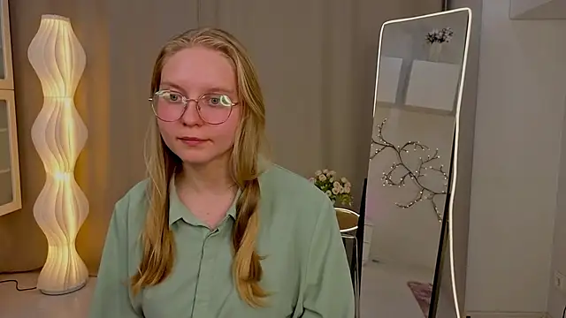 Snapshot of AlicaCohill chatting on 03-31-26, 07:14 AlicaCohill online show from 03-31-26, 07:14