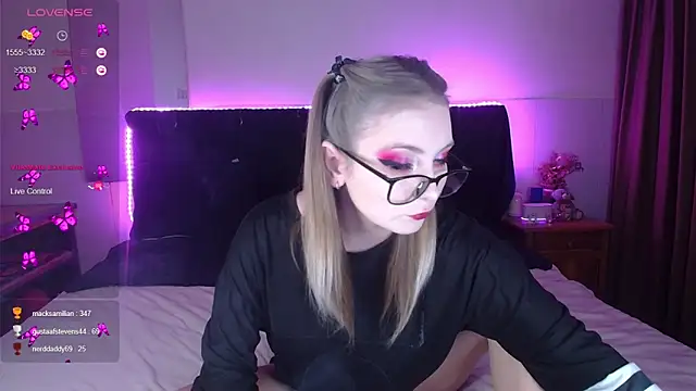 ammyska online show from 04-13-26, 02:39
