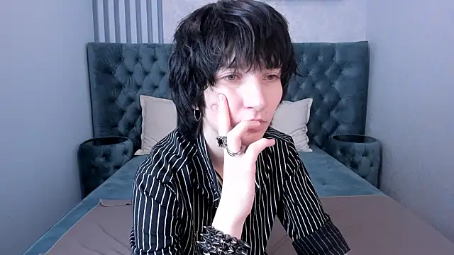 Snapshot of AdonBev chatting on 06-19-26, 05:45 AdonBev online show from 06-19-26, 05:45