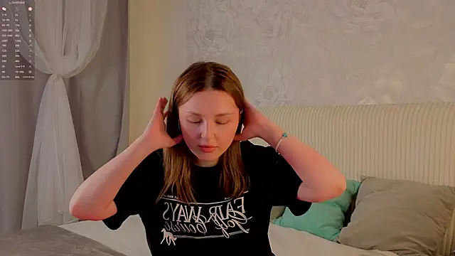 LorriMonz online show from 06-25-26, 02:00