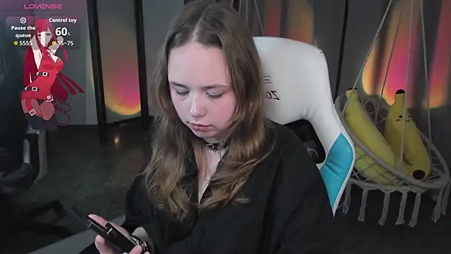 LeonaHicks online show from 04-19-26, 06:24