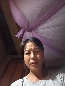 Snapshot of -Numin- chatting on 05-22-26, 06:35 -Numin- online show from 05-22-26, 06:35