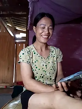 Snapshot of -Numin- chatting on 06-16-26, 12:35 -Numin- online show from 06-16-26, 12:35