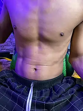 Snapshot of tukangcoli31 chatting on 04-15-26, 12:17 tukangcoli31 online show from 04-15-26, 12:17