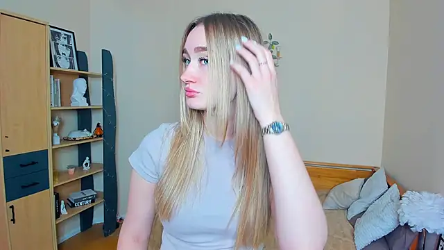 VioletteClaire online show from 05-09-26, 07:46