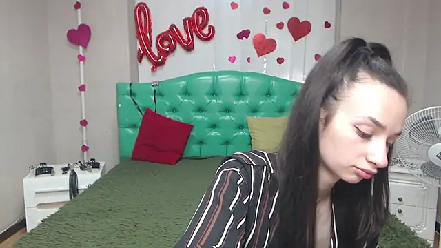 Snapshot of Je55icaBreeze chatting on 05-28-26, 05:05 Je55icaBreeze online show from 05-28-26, 05:05
