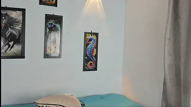Snapshot of sweet_rose72 chatting on 06-06-26, 01:11 sweet rose72 online show from 06-06-26, 01:11