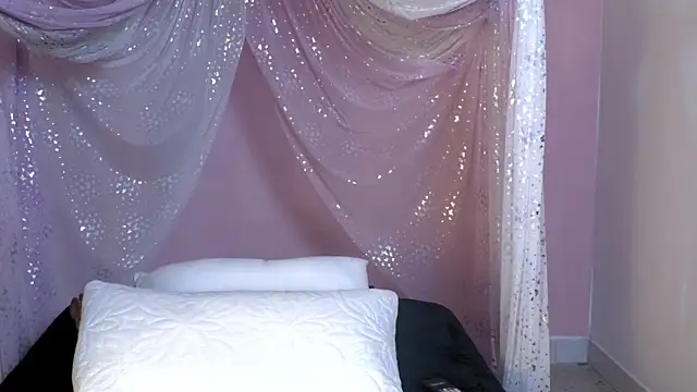 Snapshot of selene_moretti chatting on 07-15-26, 12:10 selene moretti online show from 07-15-26, 12:10