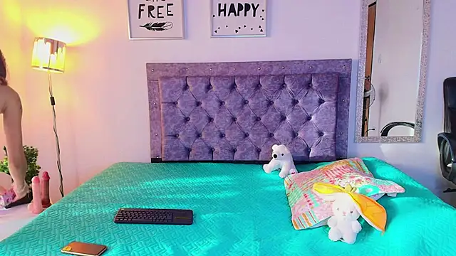Snapshot of Daphne_Rosse chatting on 06-29-26, 12:05 Daphne Rosse online show from 06-29-26, 12:05