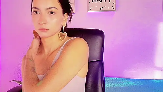 Snapshot of Daphne_Rosse chatting on 07-06-26, 11:51 Daphne Rosse online show from 07-06-26, 11:51
