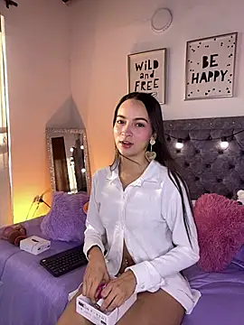 Snapshot of Daphne_Rosse chatting on 07-25-26, 11:30 Daphne Rosse online show from 07-25-26, 11:30
