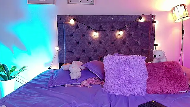 Snapshot of Daphne_Rosse chatting on 07-28-26, 03:43 Daphne Rosse online show from 07-28-26, 03:43