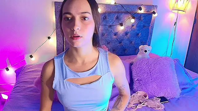 Snapshot of Daphne_Rosse chatting on 07-31-26, 11:20 Daphne Rosse online show from 07-31-26, 11:20