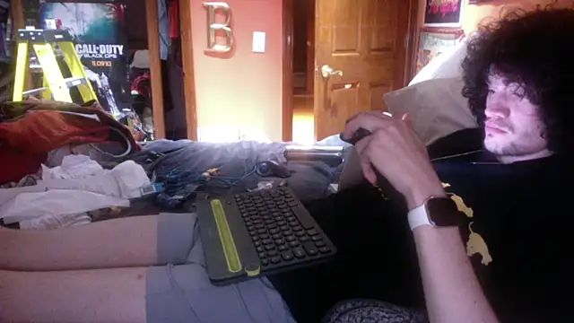 Snapshot of Teddy4420 chatting on 05-12-26, 12:41 Teddy4420 online show from 05-12-26, 12:41