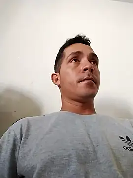 Snapshot of Gabriel_leon33 chatting on 03-28-26, 09:03 Gabriel leon33 online show from 03-28-26, 09:03