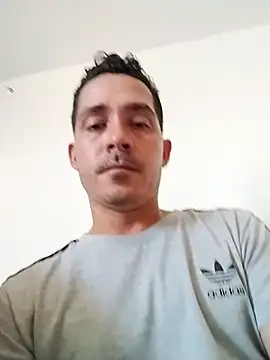 Snapshot of Gabriel_leon33 chatting on 04-02-26, 02:37 Gabriel leon33 online show from 04-02-26, 02:37