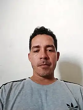 Snapshot of Gabriel_leon33 chatting on 04-13-26, 08:03 Gabriel leon33 online show from 04-13-26, 08:03