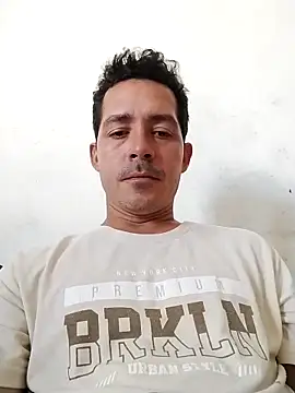 Snapshot of Gabriel_leon33 chatting on 05-04-26, 07:43 Gabriel leon33 online show from 05-04-26, 07:43