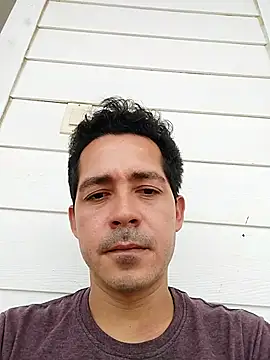 Snapshot of Gabriel_leon33 chatting on 05-19-26, 08:15 Gabriel leon33 online show from 05-19-26, 08:15