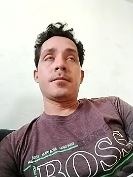 Snapshot of Gabriel_leon33 chatting on 05-20-26, 09:43 Gabriel leon33 online show from 05-20-26, 09:43