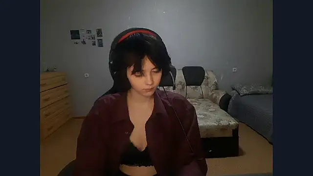 ShaynaLinley online show from 04-21-26, 01:42