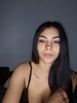 Snapshot of Crissdesire chatting on 03-27-26, 03:01 Crissdesire online show from 03-27-26, 03:01