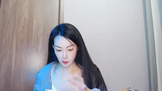 Snapshot of anan_882 chatting on 04-20-26, 02:03 anan 882 online show from 04-20-26, 02:03